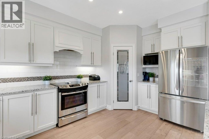 Photo 16 at 27 Irongate Drive, Innerkip (Victoria Park), Woodstock