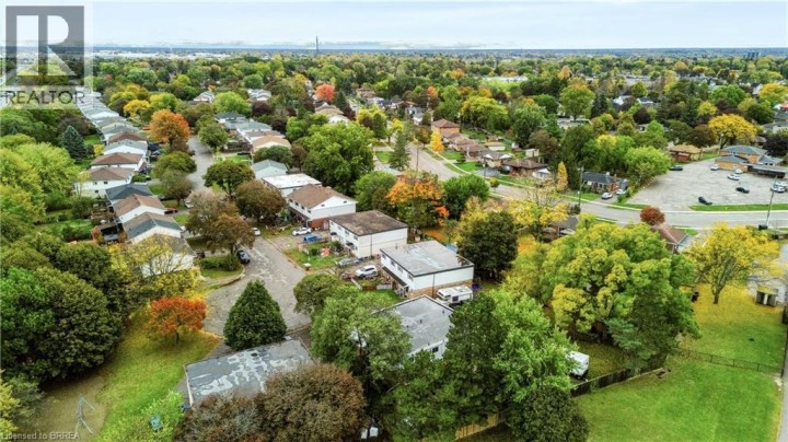 Photo 15 at 23 Brenda Court, North Park / Wood St., Brantford