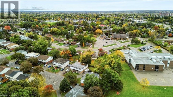 Photo 16 at 23 Brenda Court, North Park / Wood St., Brantford