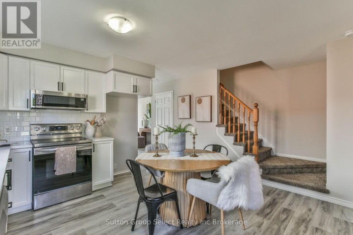 Photo 11 at 1106 Nellis Street, Woodstock - North, Woodstock