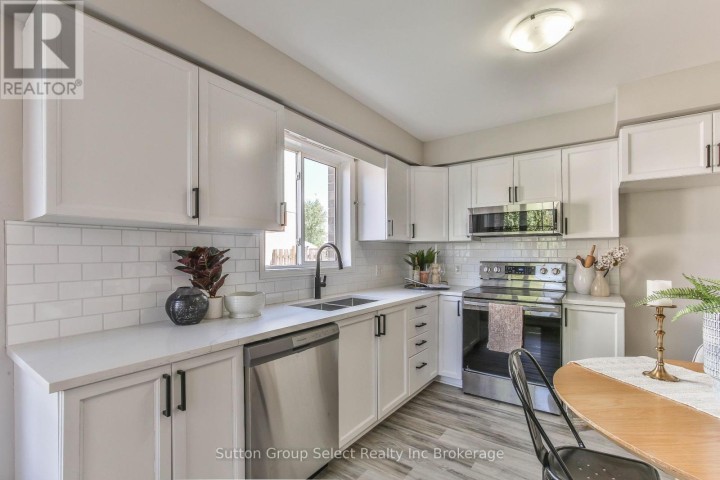 Photo 12 at 1106 Nellis Street, Woodstock - North, Woodstock