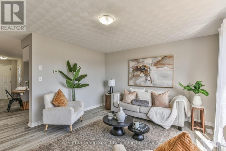 Photo 14 at 1106 Nellis Street, Woodstock - North, Woodstock
