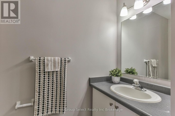 Photo 16 at 1106 Nellis Street, Woodstock - North, Woodstock