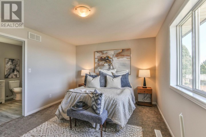 Photo 17 at 1106 Nellis Street, Woodstock - North, Woodstock