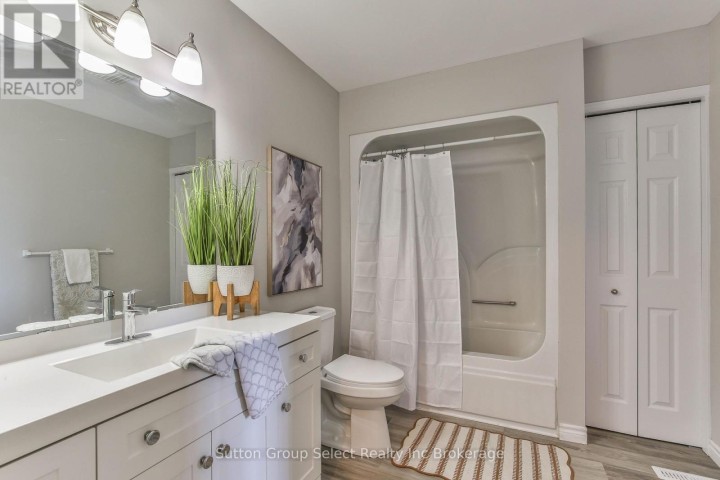 Photo 19 at 1106 Nellis Street, Woodstock - North, Woodstock