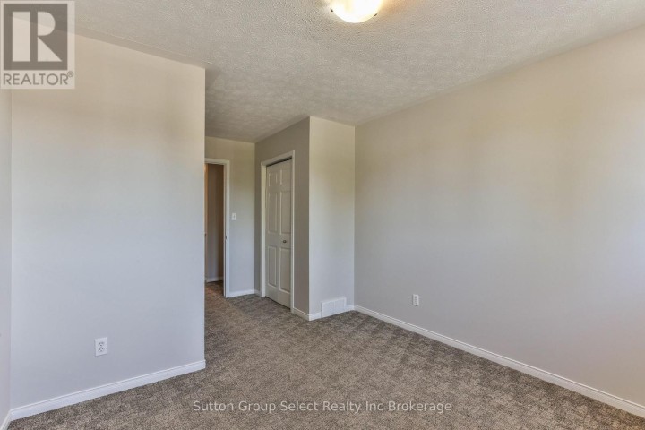 Photo 23 at 1106 Nellis Street, Woodstock - North, Woodstock