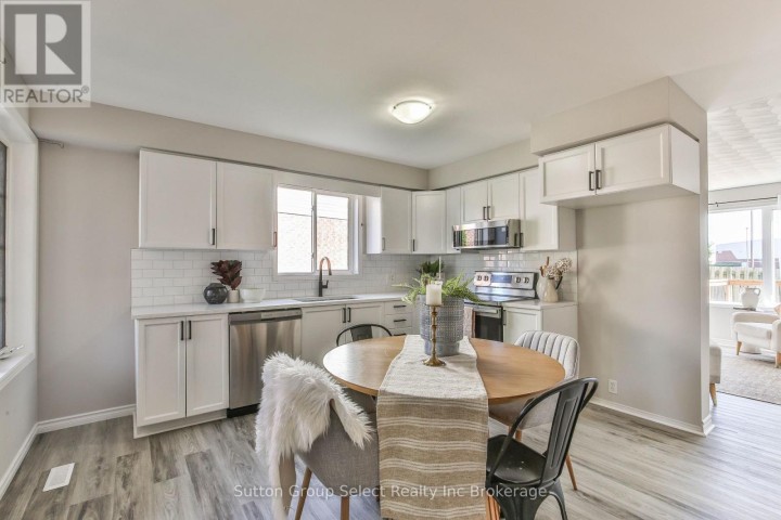 Photo 4 at 1106 Nellis Street, Woodstock - North, Woodstock