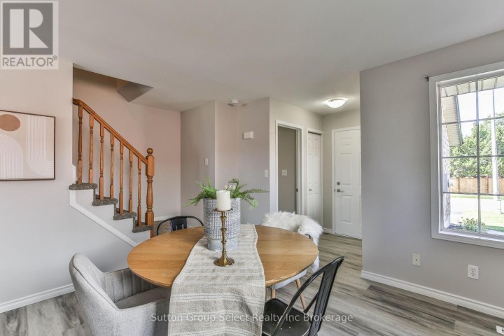 Photo 9 at 1106 Nellis Street, Woodstock - North, Woodstock