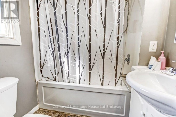 Photo 8 at 66 Bee Street, Woodstock - South, Woodstock
