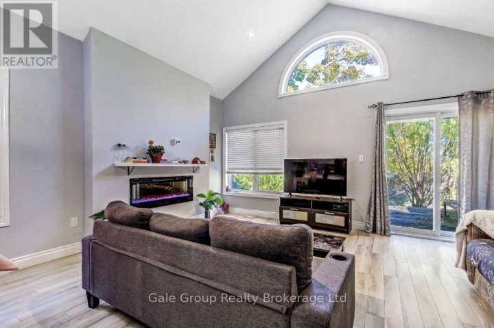 Photo 3 at 724 Garden Court, Woodstock - North, Woodstock