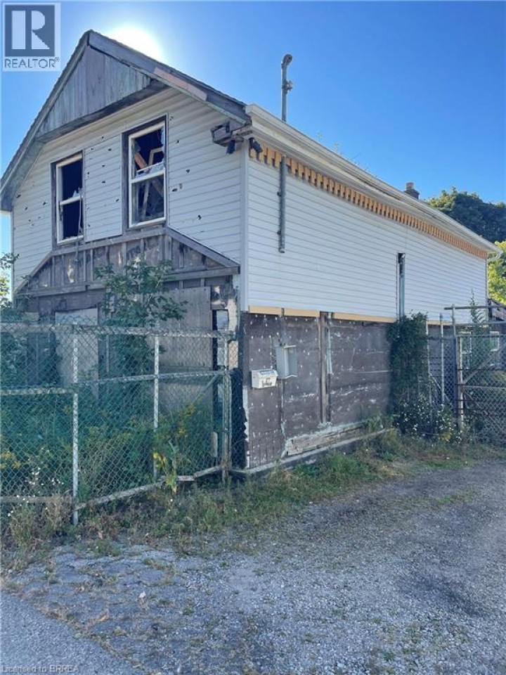 Photo 1 at 27 Durham Street, Downtown Core, Brantford