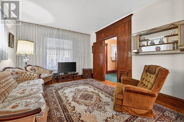 Photo 10 at 596 King Street, Woodstock - South, Woodstock