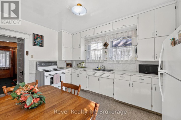 Photo 15 at 596 King Street, Woodstock - South, Woodstock