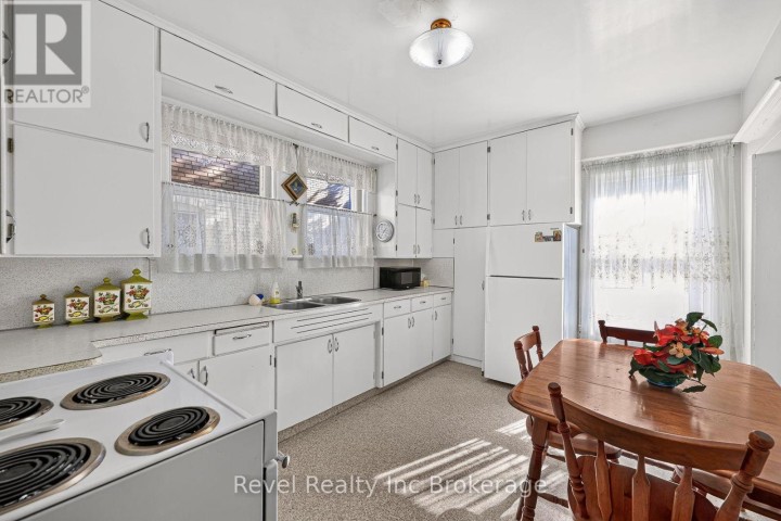 Photo 16 at 596 King Street, Woodstock - South, Woodstock