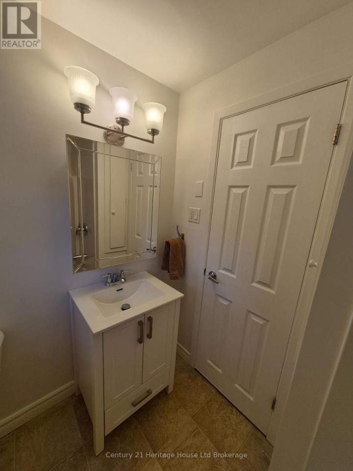 Photo 13 at 200 Delatre Street, Woodstock - North, Woodstock
