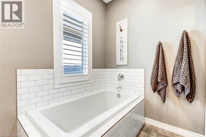 Photo 18 at 30 Whiting Drive, Innerkip (Victoria Park), Woodstock