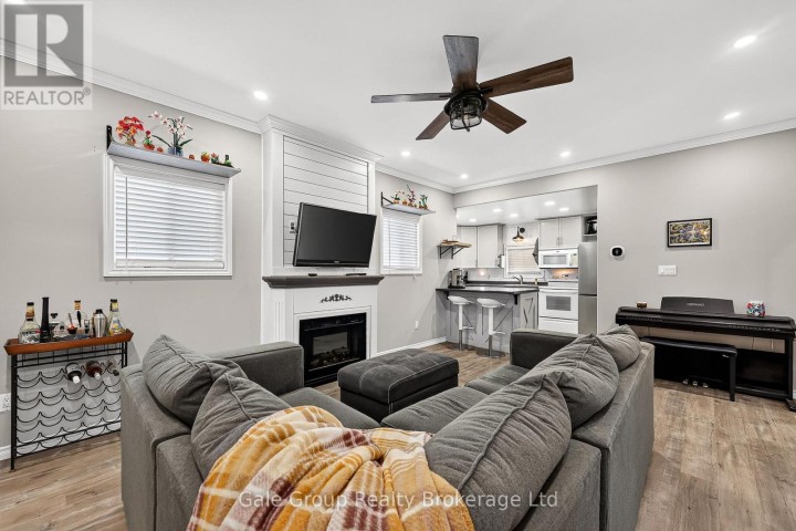 Photo 10 at 655 College Avenue, Woodstock - South, Woodstock