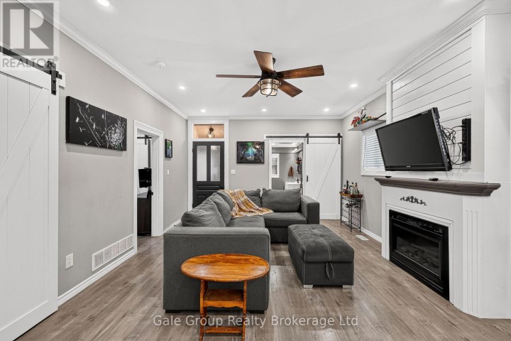 Photo 12 at 655 College Avenue, Woodstock - South, Woodstock