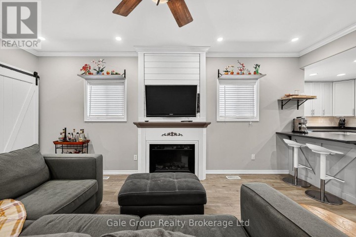 Photo 13 at 655 College Avenue, Woodstock - South, Woodstock