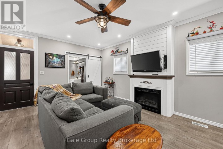 Photo 15 at 655 College Avenue, Woodstock - South, Woodstock