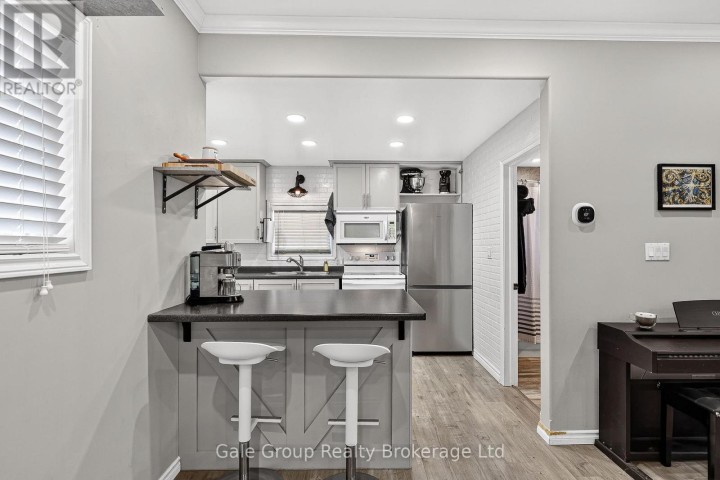 Photo 19 at 655 College Avenue, Woodstock - South, Woodstock
