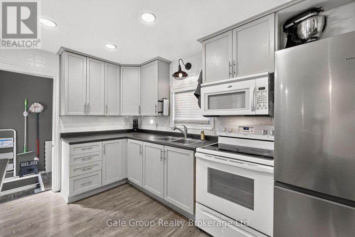 Photo 22 at 655 College Avenue, Woodstock - South, Woodstock