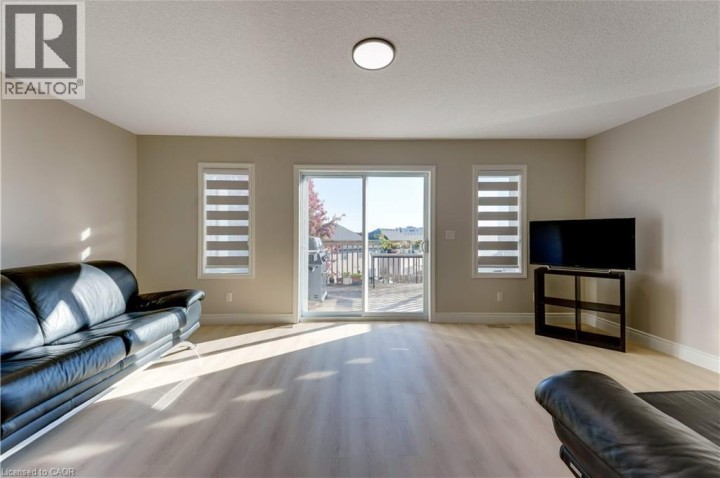 Photo 11 at 639 Crawford Crescent, Woodstock - South, Woodstock