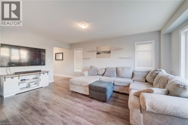Photo 10 at 128 Passchendaele Street, Woodstock - North, Woodstock