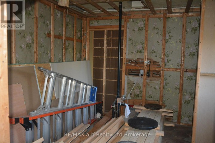 Photo 18 at 183 E Charles Street, Ingersoll - South, Ingersoll