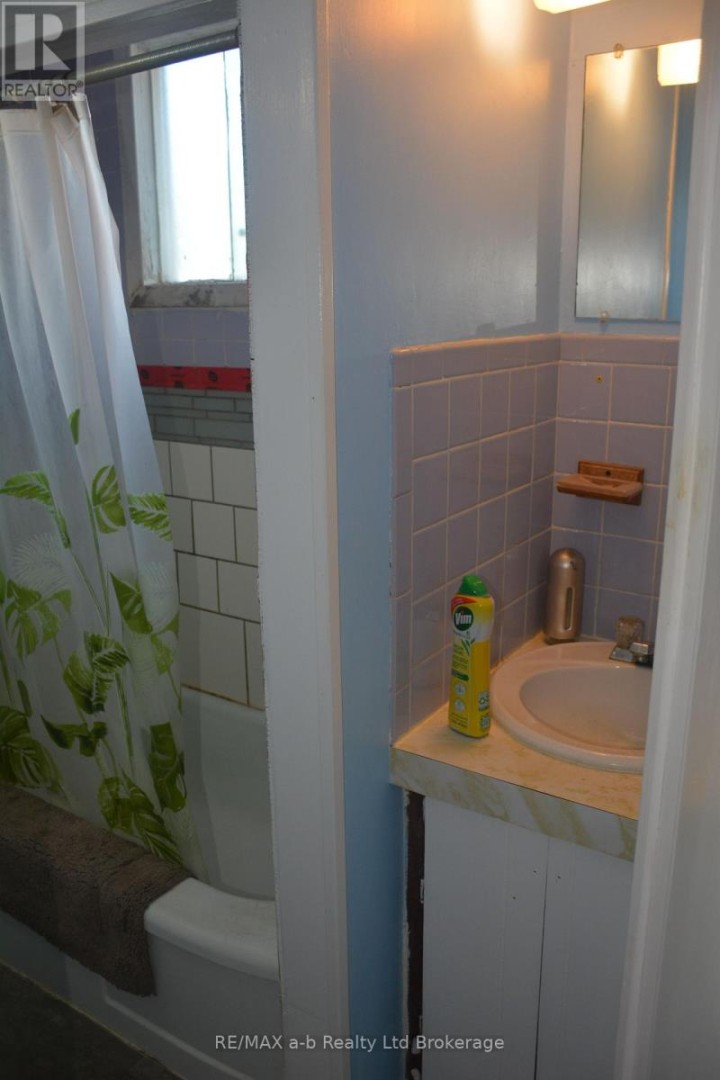 Photo 19 at 183 E Charles Street, Ingersoll - South, Ingersoll