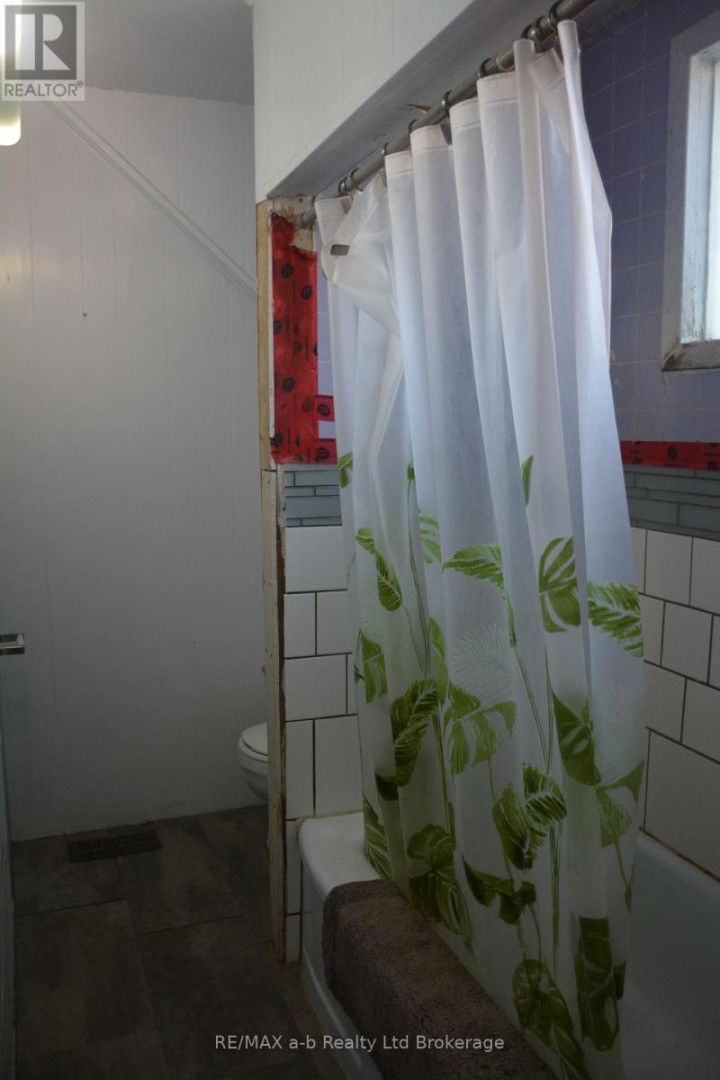Photo 20 at 183 E Charles Street, Ingersoll - South, Ingersoll