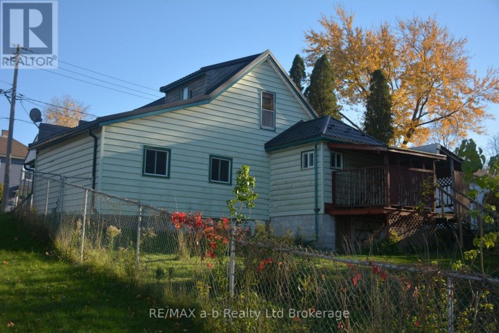 Photo 3 at 183 E Charles Street, Ingersoll - South, Ingersoll