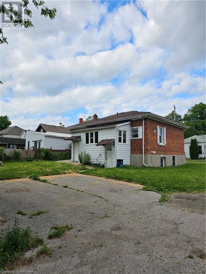 Photo 2 at 18 Chapel Street, Woodstock Photo 2 at 18 Chapel Street, Woodstock