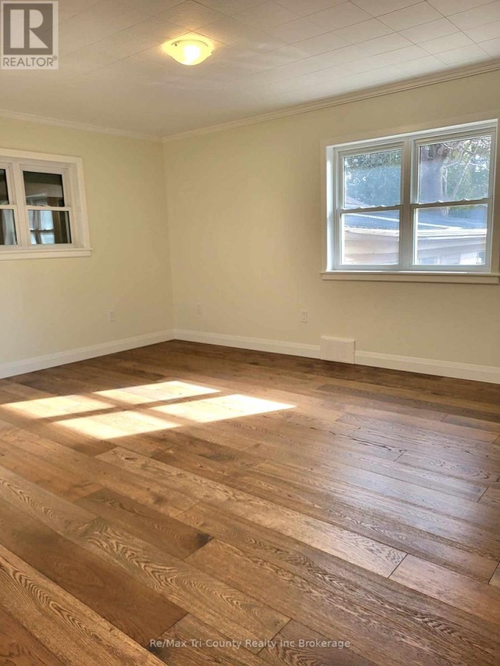 Photo 15 at 16 Delevan Crescent, Tillsonburg Photo 15 at 16 Delevan Crescent, Tillsonburg