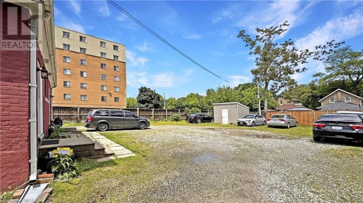 Photo 6 at 273 - 275 Brant Avenue, Brantford Photo 6 at 273 - 275 Brant Avenue, Brantford