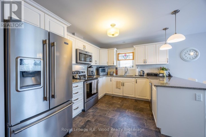 Photo 14 at 32 Esseltine Drive, Tillsonburg Photo 14 at 32 Esseltine Drive, Tillsonburg