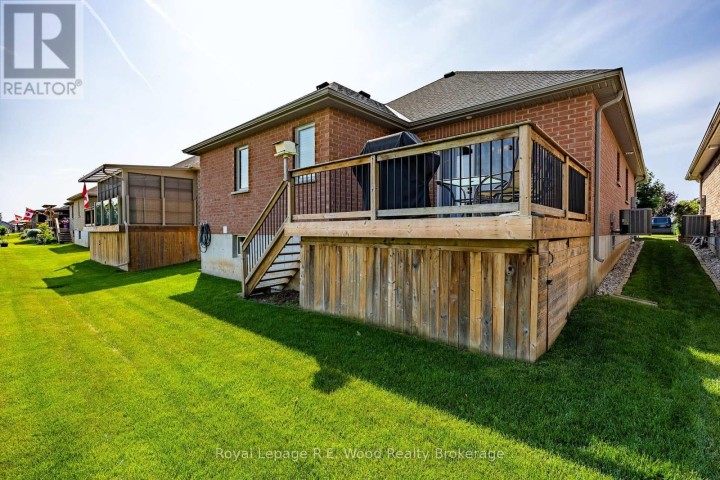 Photo 28 at 32 Esseltine Drive, Tillsonburg Photo 28 at 32 Esseltine Drive, Tillsonburg