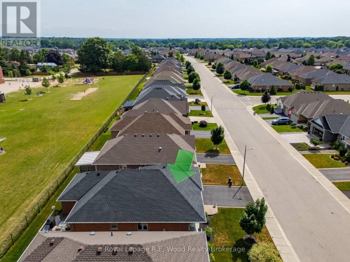 Photo 32 at 32 Esseltine Drive, Tillsonburg Photo 32 at 32 Esseltine Drive, Tillsonburg