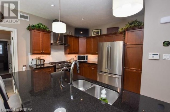 Photo 12 at 51 Queensway Drive, Brantford Photo 12 at 51 Queensway Drive, Brantford