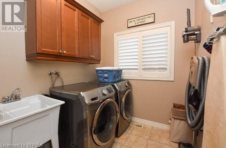 Photo 15 at 51 Queensway Drive, Brantford Photo 15 at 51 Queensway Drive, Brantford