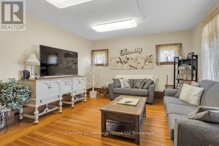 Photo 3 at 48 Brock Street W, Tillsonburg Photo 3 at 48 Brock Street W, Tillsonburg