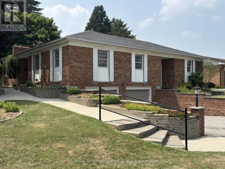 Photo 1 at 7 Glenridge Road, Tillsonburg Photo 1 at 7 Glenridge Road, Tillsonburg