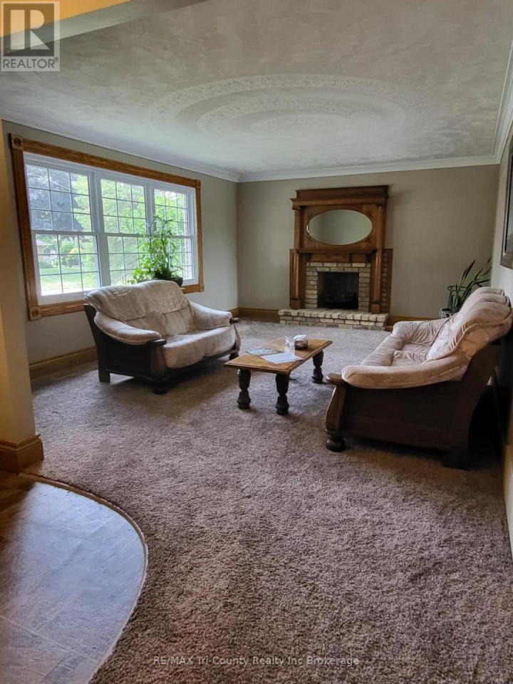 Photo 4 at 7 Glenridge Road, Tillsonburg Photo 4 at 7 Glenridge Road, Tillsonburg