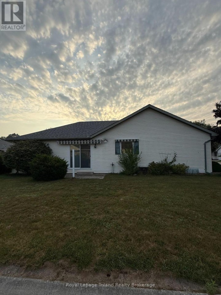 Photo 36 at 10 Armstrong Drive, Tillsonburg Photo 36 at 10 Armstrong Drive, Tillsonburg