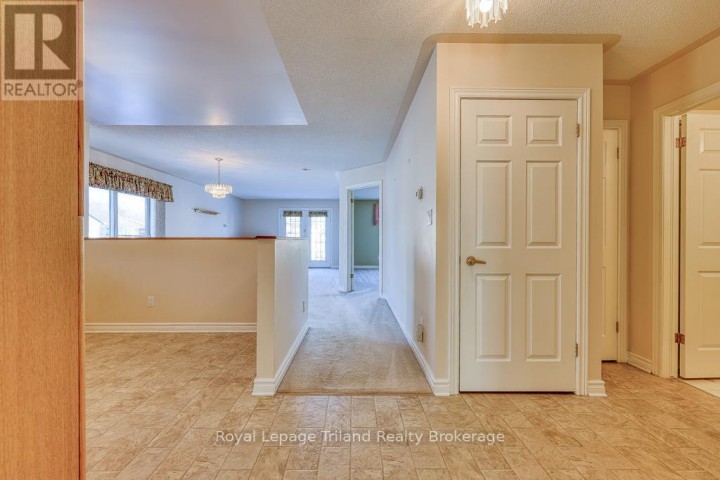 Photo 5 at 10 Armstrong Drive, Tillsonburg Photo 5 at 10 Armstrong Drive, Tillsonburg