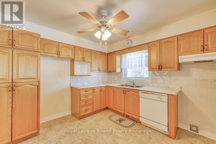 Photo 7 at 10 Armstrong Drive, Tillsonburg Photo 7 at 10 Armstrong Drive, Tillsonburg