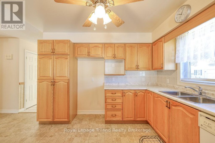 Photo 8 at 10 Armstrong Drive, Tillsonburg Photo 8 at 10 Armstrong Drive, Tillsonburg