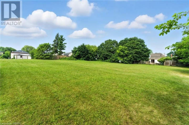 Photo 4 at 155 1/2 Terrace Hill Street, Brantford Photo 4 at 155 1/2 Terrace Hill Street, Brantford