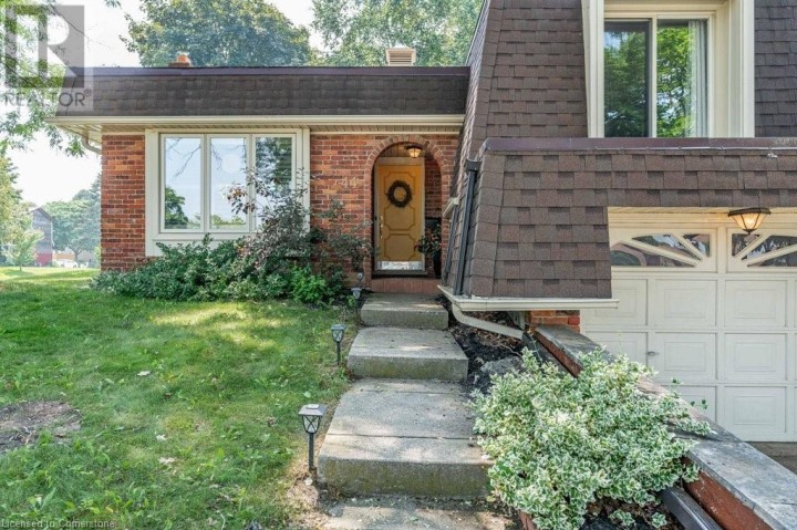 Photo 5 at 44 Cedarland Drive, Brantford Photo 5 at 44 Cedarland Drive, Brantford