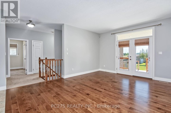 Photo 13 at 41 Park Place, Tillsonburg Photo 13 at 41 Park Place, Tillsonburg